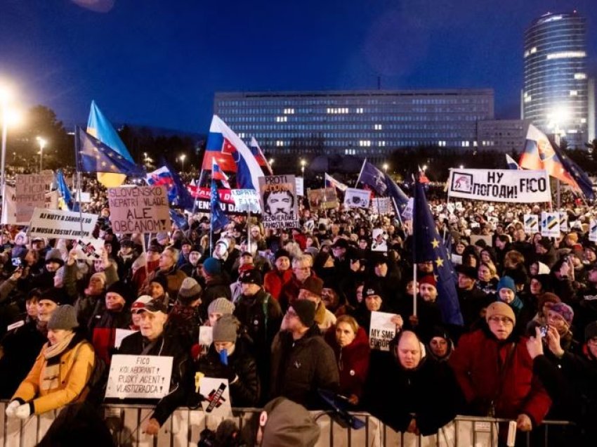 Protesta në Sllovaki kundër raporteve më të ngushta me Rusinë