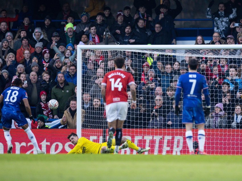 Chelsea bindshëm, kalon në rrethin tjetër të FA Cup