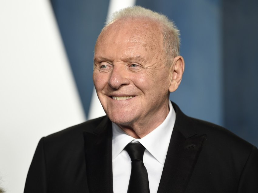 Mesazhi prekës i Anthony Hopkins pas zjarreve që i shkatërruan shtëpinë