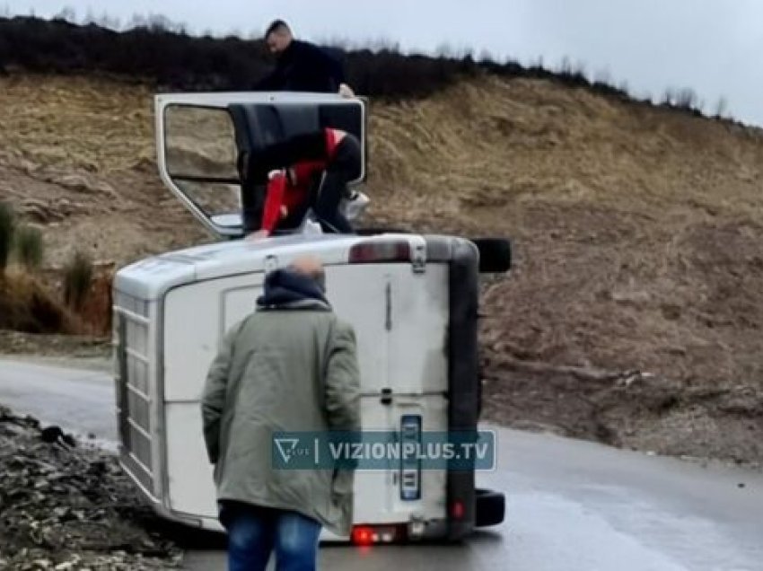 Aksident në Rrugën e Arbrit, lëndohen dy persona