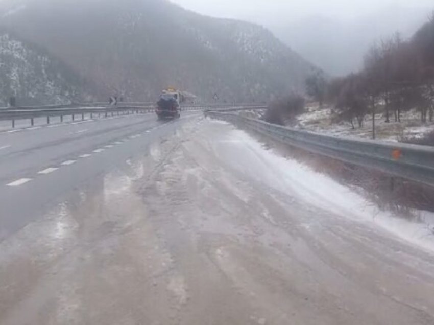 Të dielën reshje intensive dhe dëborë në Shqipëri, Mbrojtja Civile apelon për kujdes të shtuar