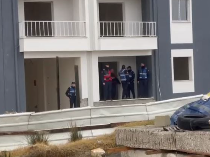 Tentativë për vjedhje në një pallat në ndërtim, ndërhyn policia dhe FNSH në Vlorë