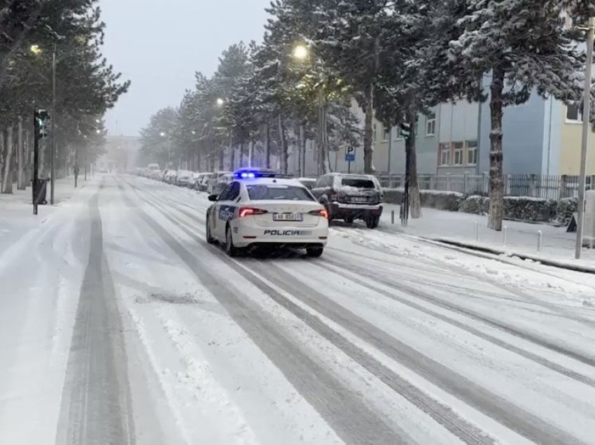 Veriu i Shqipërisë përfshihet nga temperaturat e ulëta dhe reshjet e dëborës