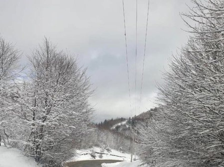 Moti i keq/ Ministria e Mbrojtjes: Akset kombëtare janë kalueshëm, me disa përjashtime! Ekipet e OSSHE po punojnë për kthimin e energjisë në disa zona