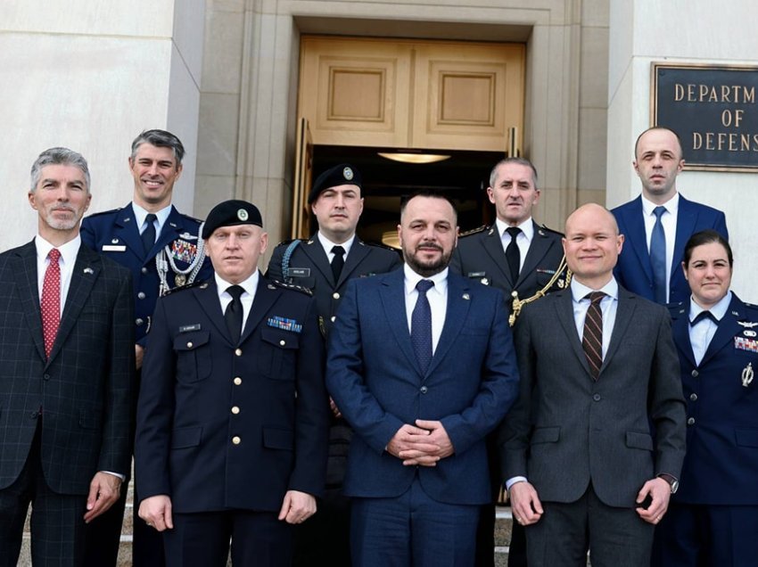 Maqedonci e Jashari në Departamentin e Mbrojtjes së SHBA-së flasin për planin e tranzicionit të FSK-së