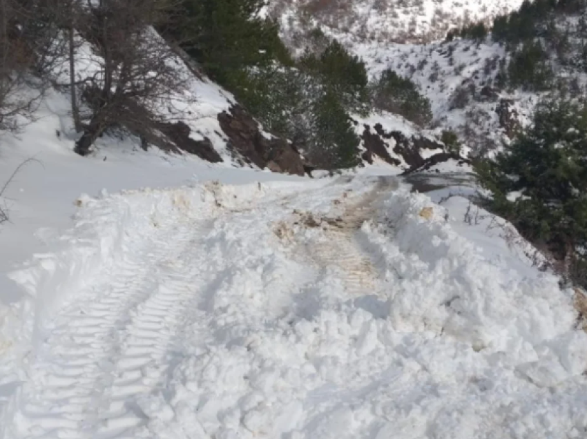 Bulqiza nën ‘pushtimin’ e ngricave dhe erërave të forta, temperaturat e ulëta sjellin vështirësi në qarkullimin e mjeteve