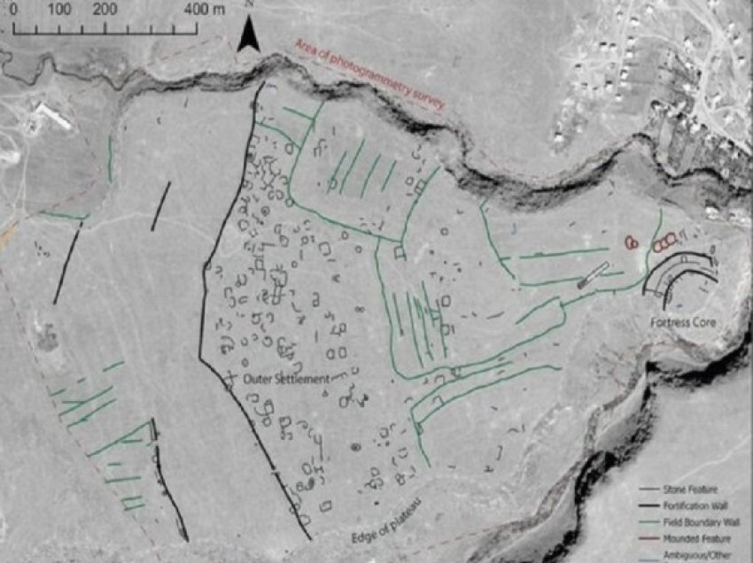 ​Dronët zbuluan fortesën e fshehur 3000-vjeçare në male