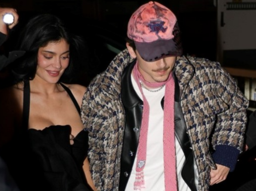 Kylie Jenner dhe Timothee Chalamet janë fotografuar së bashku, të kapur për dore