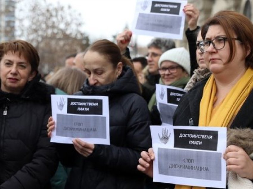 Shkup, vazhdojnë protestat e punonjësve të administratës publike për rritje pagash