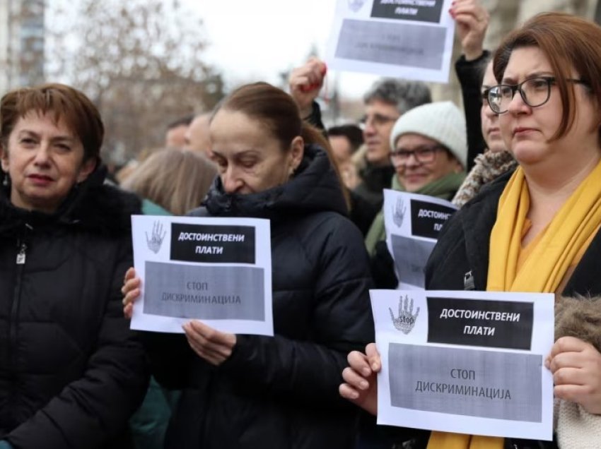 Në Shkup vazhdojnë protestat e punonjësve të administratës publike për rritje pagash