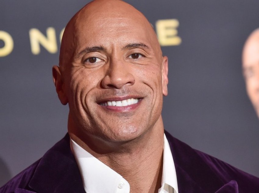 Dwayne Johnson tregon pengun e tij më të madh në lidhje me të atin e ndjerë