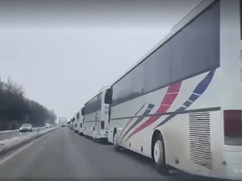 Vazhdon greva e pronarëve të autobusëve në linjën Podujevë-Prishtinë