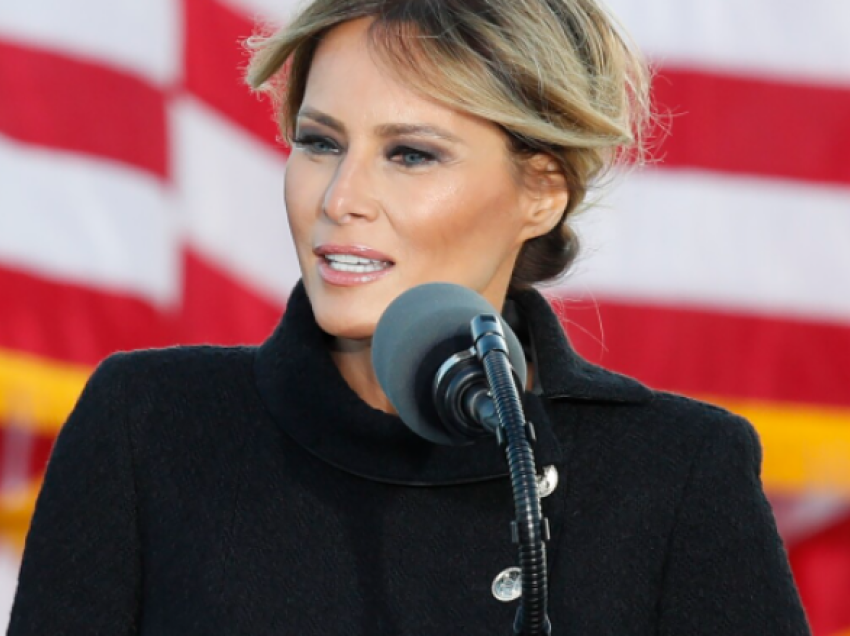 Melania Trump i hedh kunja çiftit Obama: Nuk na dhanë informacione kur u shpërngulëm në Shtëpinë e Bardhë