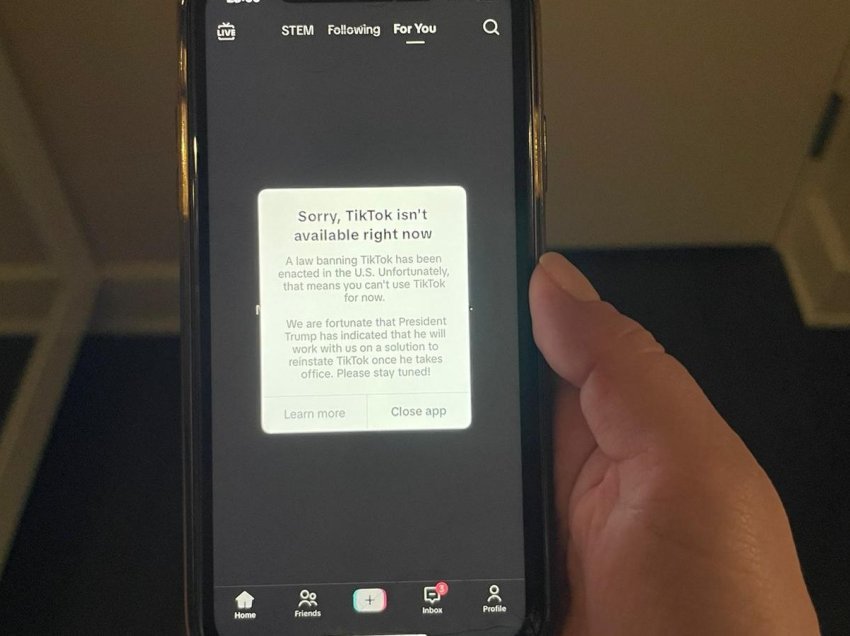 TikTok mbyllet në SHBA me hyrjen në fuqi të ligjit - një ditë para inaugurimit të Trump