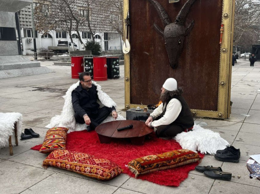 Koalicioni për familje pret qytetarët për një “kafe” në sheshin “Skëndërbeu”