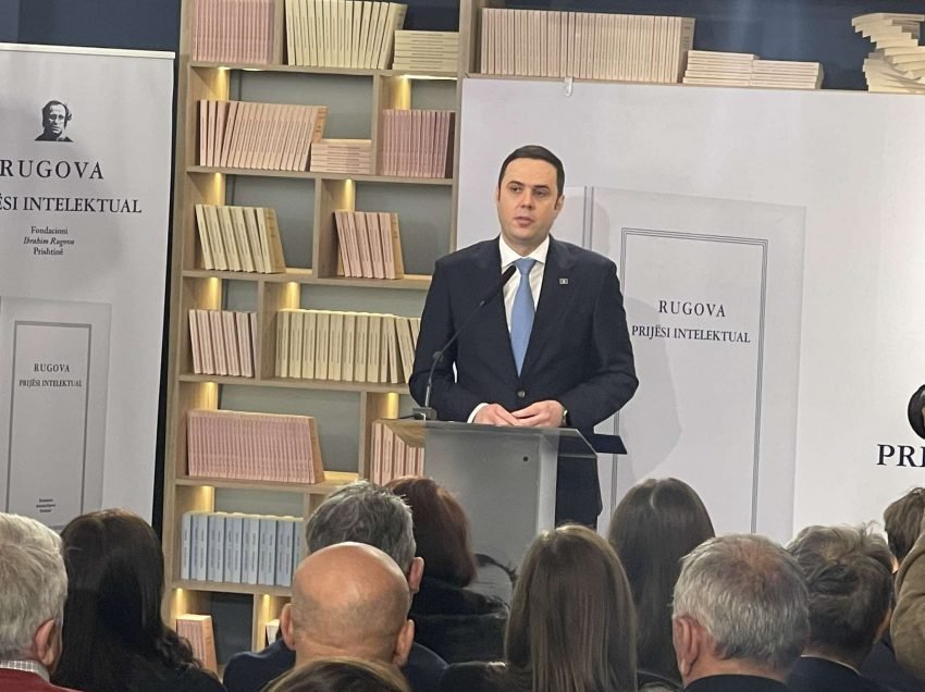 Promovohet libri “Rugova prijësi intelektual”, vlerëson trashëgiminë e presidentit historik