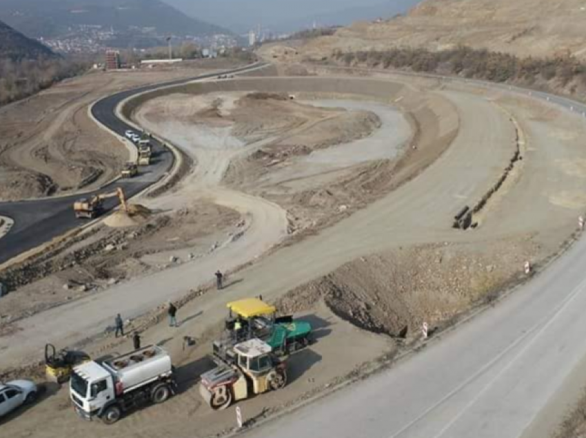 Mickoski: Ndërtimi i autostradës Shkup-Bllacë është në interesin tonë, tre herë më shumë qytetarë të Kosovës hyjnë në RMV