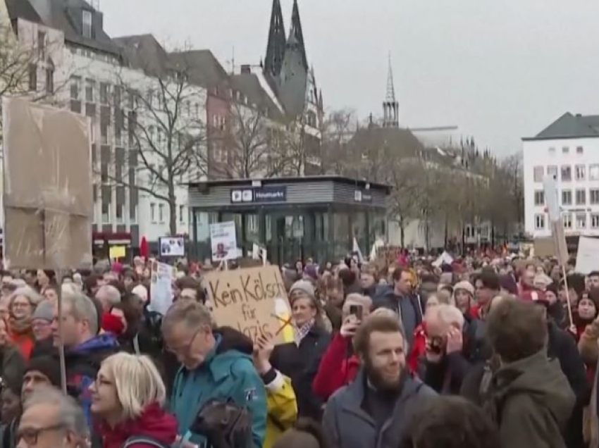 Protesta kundër të djathtës ekstreme/ Një muaj para zgjedhjeve, mijëra vetë në rrugët e Berlinit