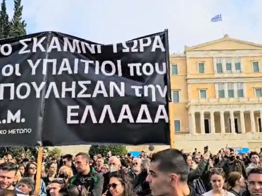 Protesta masive në Greqi, qytetarët kërkojnë drejtësi për aksidentin e Tempit