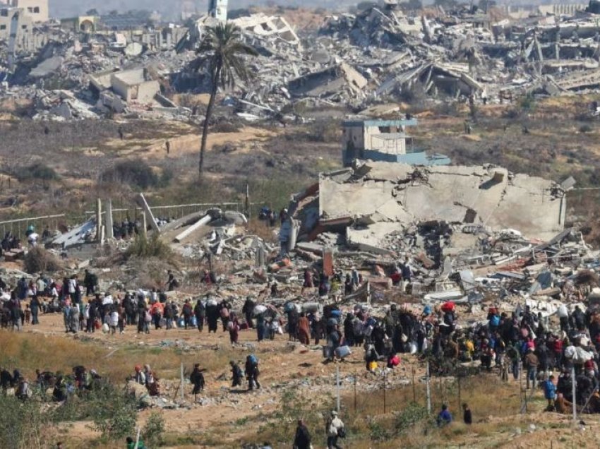 Palestinezët kthehen në Gazë ndërsa Presidenti Trump këmbëngul për largimin e tyre