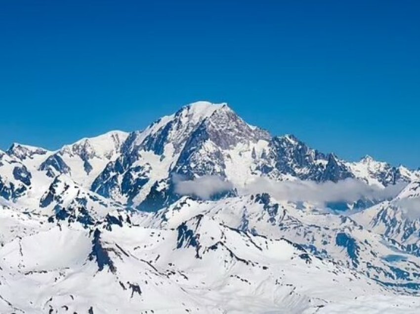 Humb ekuilibrin derisa po bënte foto në Bansko të Bullgarisë – bie për vdekje nga 600 metra lartësi turisti irlandez