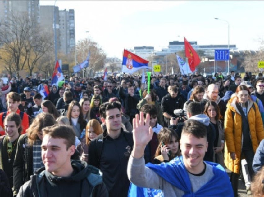 “Nën presionin brutal të regjimit”, shoqëria civile në Serbi kërkon veprim urgjent nga BE-ja