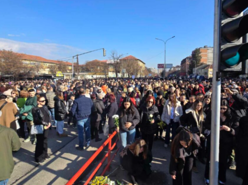 Në Shkup sot u protestua për drejtësi për Frosinën, e cila humbi jetën në një aksident