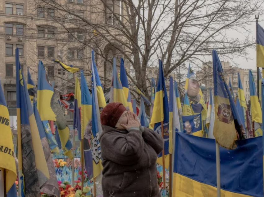 Ukrainasit mbështesin Presidentin Zelenskyy pas përplasjes në Shtëpinë e Bardhë