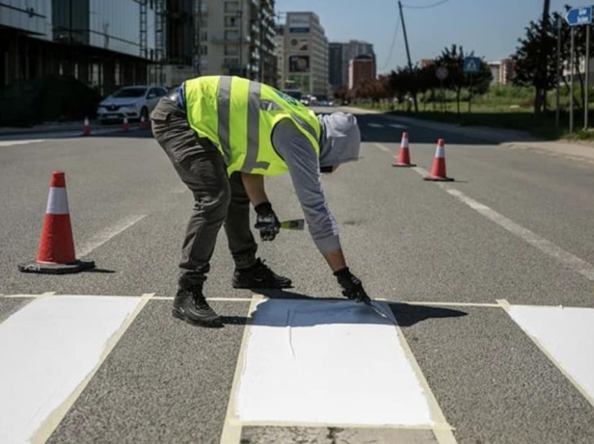 Nesër në Mitrovicën Veriore do të fillojnë punimet për shenjëzimin horizontal dhe vertikal të rrugëve