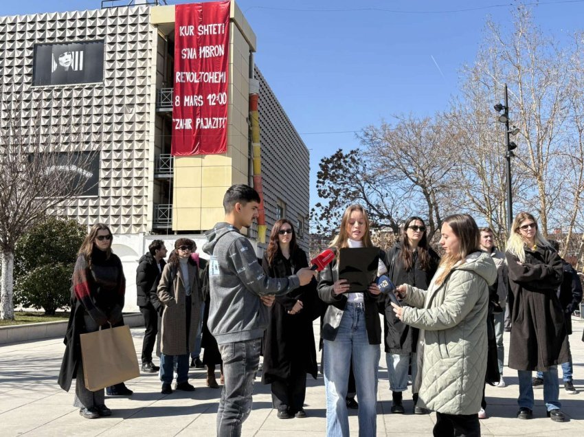 “Marshojmë s’festojmë” proteston më 8 mars